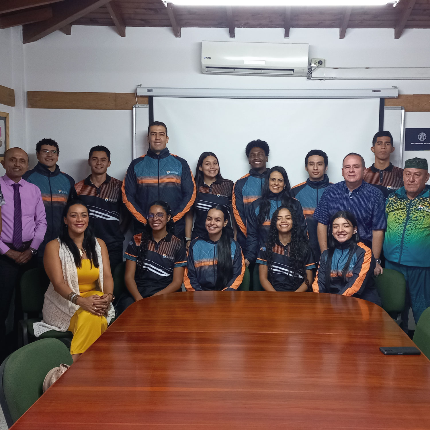 Encuentro Inspirador: nuestro Rector comparte un desayuno con los deportistas que participaron de los Juegos Nacionales 2023