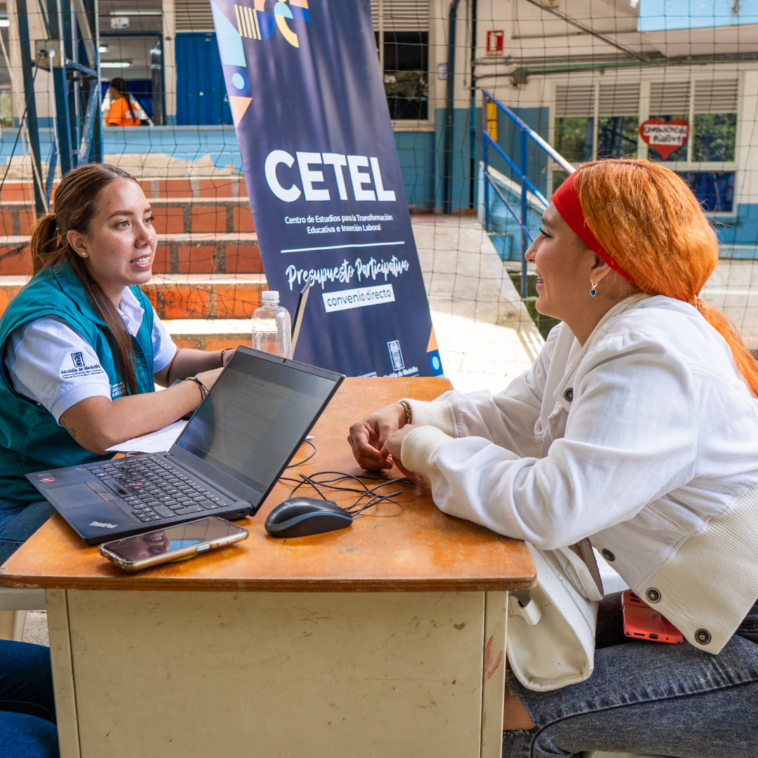 Feria de Servicios en la comuna 9 Buenos Aires conectó talento con oportunidades laborales y educativas