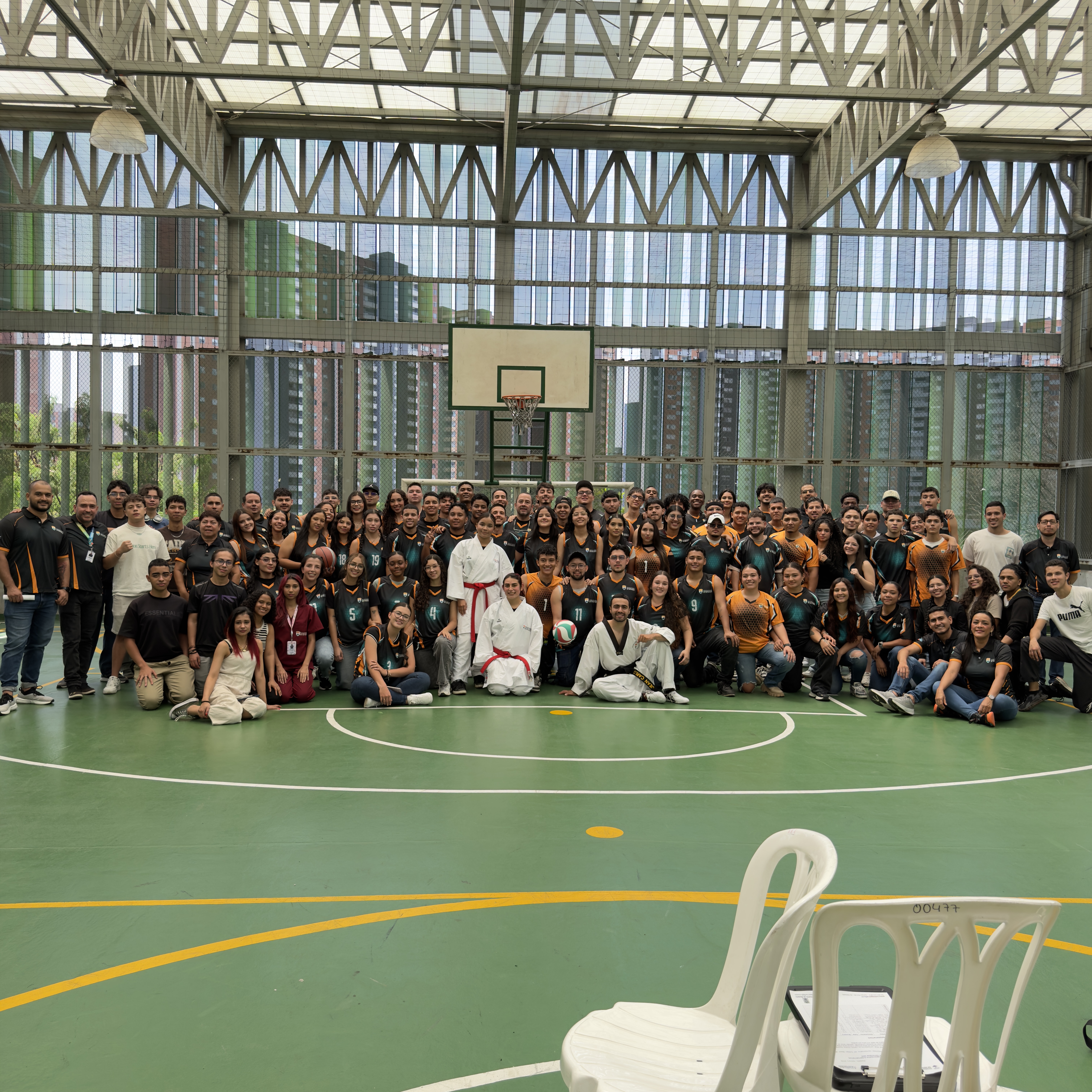 Así vivimos la entrega de uniformes a nuestros deportistas Colmayor