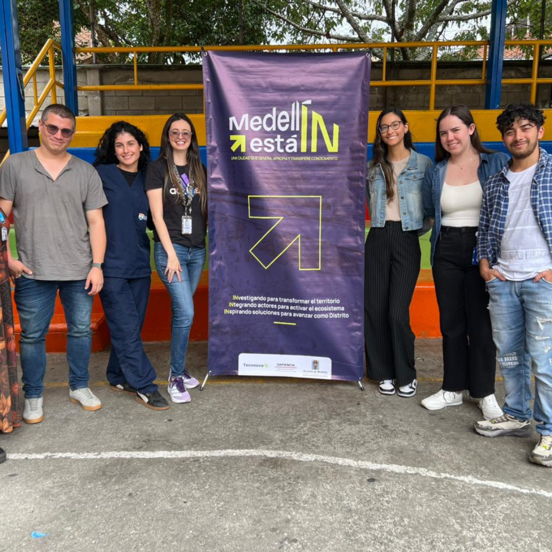La ciencia salió del aula: Colmayor participó en “Medellín está IN” llevando investigación y juego al territorio